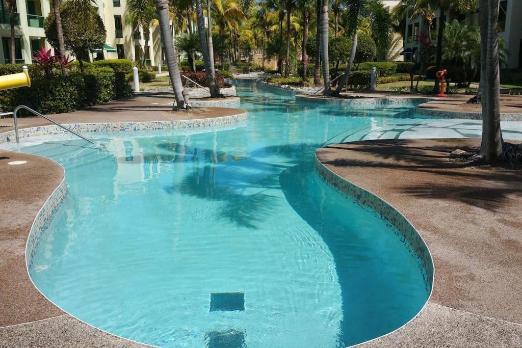 Slice of Paradise at Aquatika Loiza Bagian luar foto